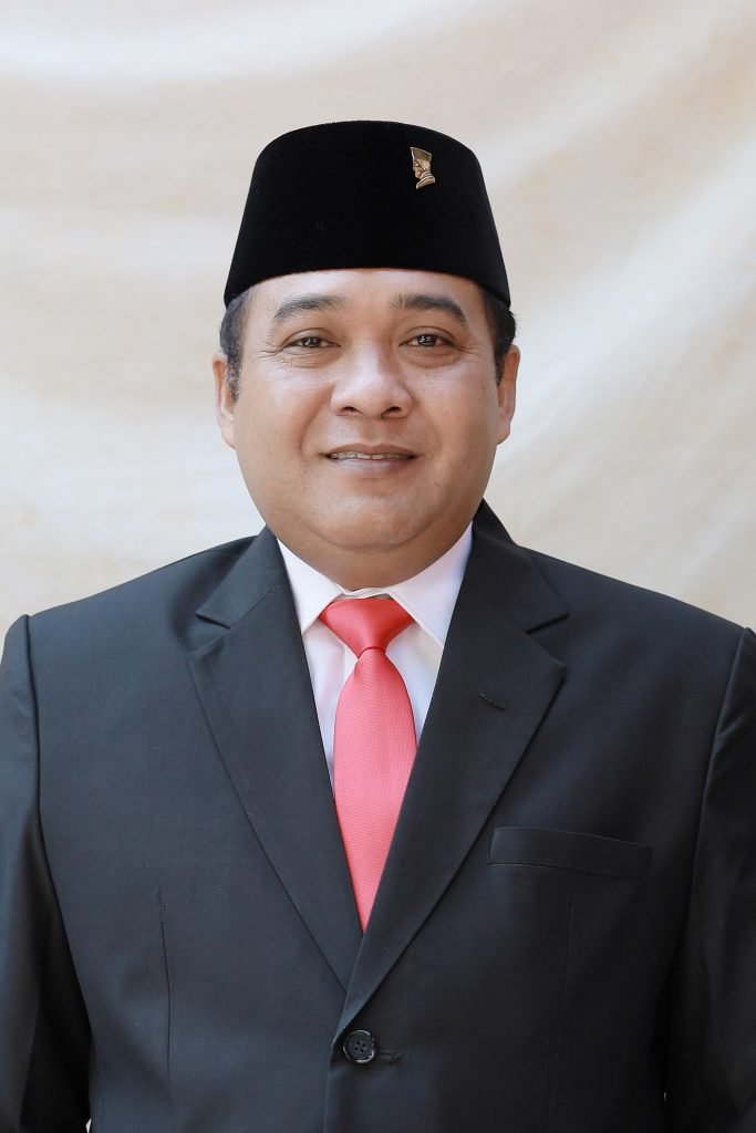 26. RHEO YULIANA FERNANDEZ S.E. M.M 683x1024 1 1